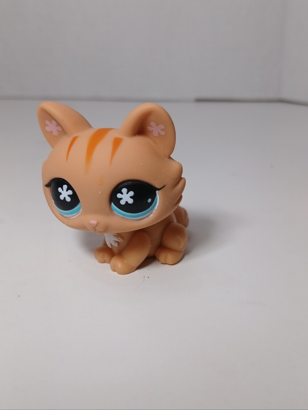 Littlest Pet Shop Orange Cat #649 Teal Eyes Crouching Cat Hasbro LPS Hasbro